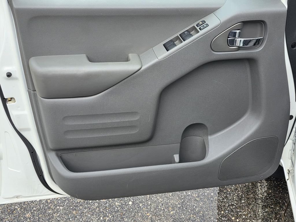 Used 2017 White Nissan SV image 22