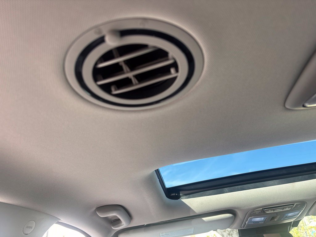 Used 2020 Silver Kia S image 24