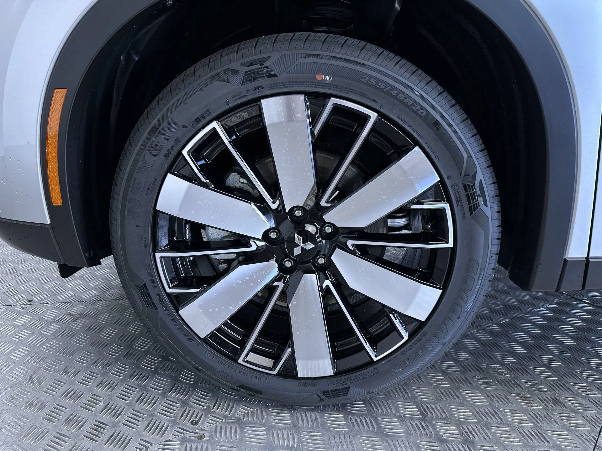 New 2026 Alloy Silver Metallic Mitsubishi SE image 28