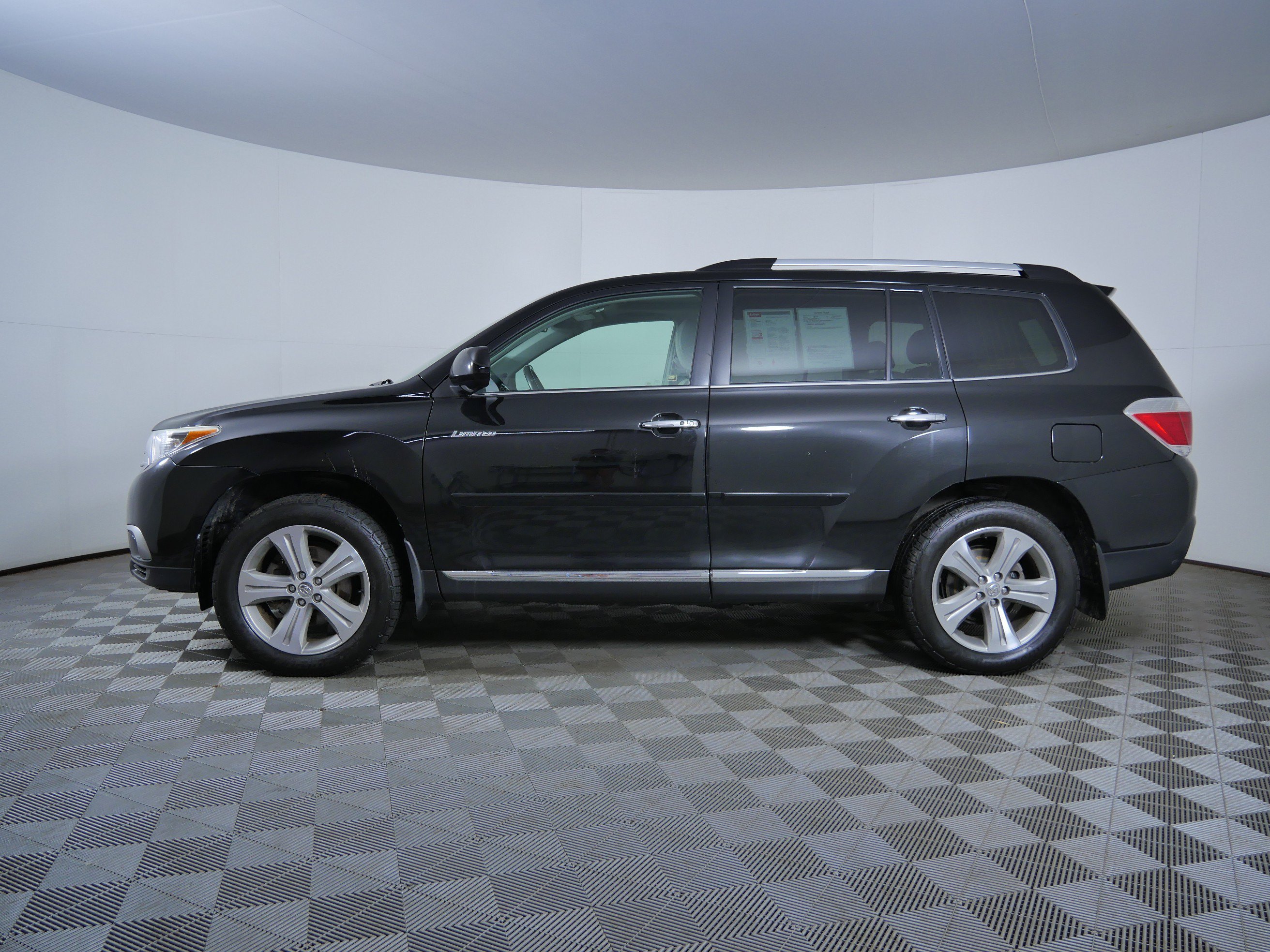 Used 2013 Black Toyota Limited image 4