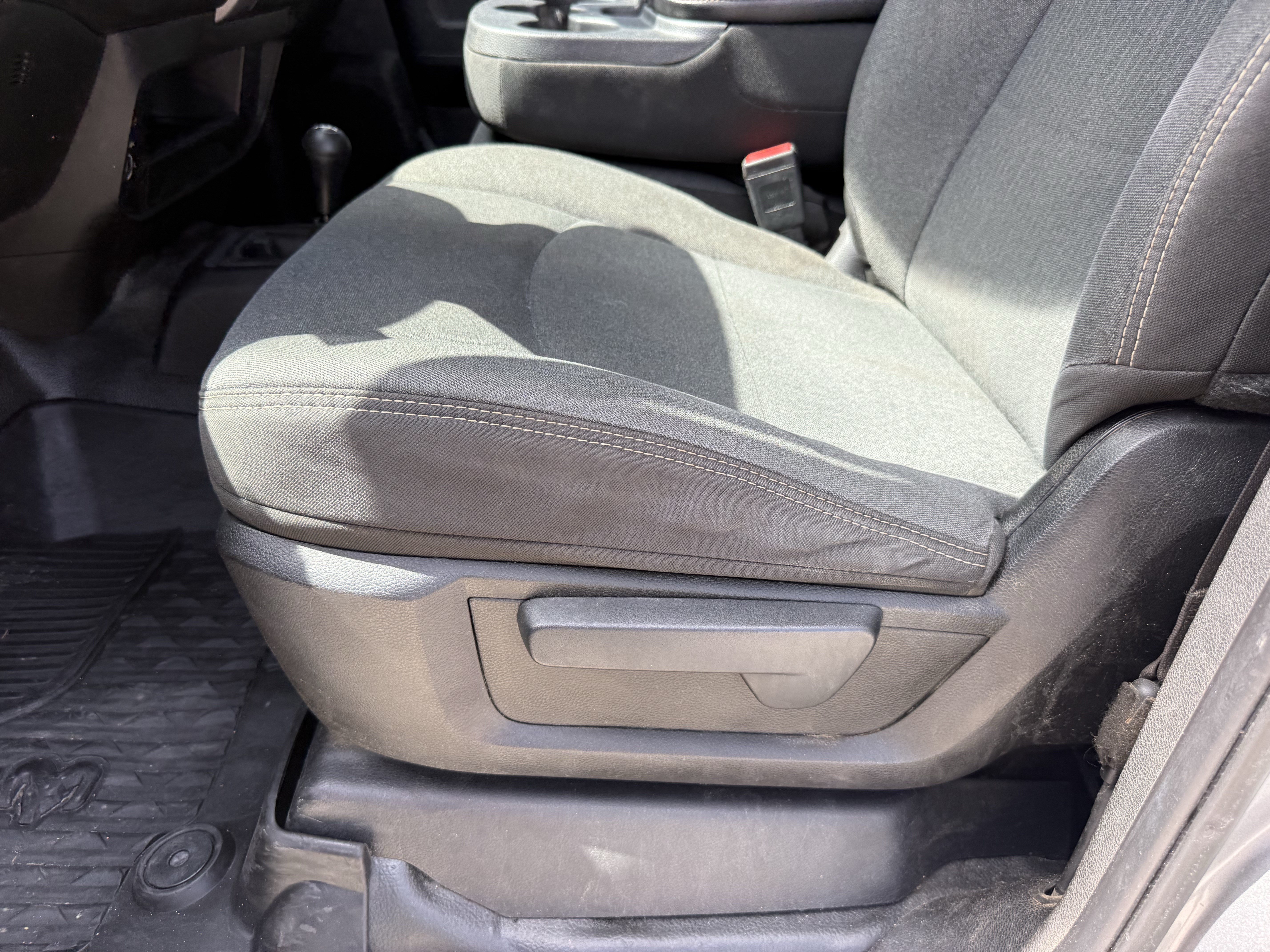 Used 2019 Billet Silver Metallic Clearcoat Ram Tradesman image 27