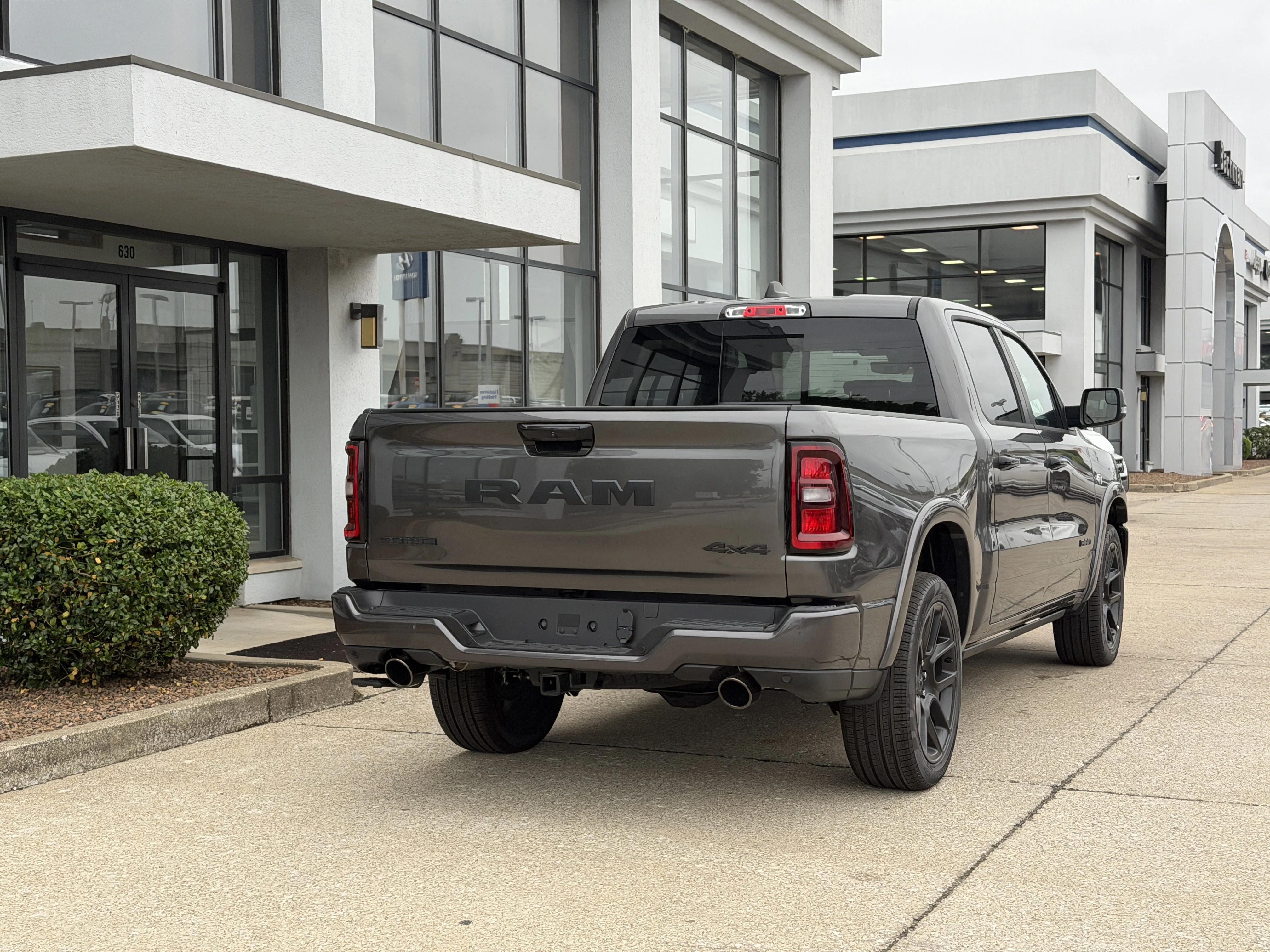 New 2026 Granite Crystal Metallic Clear-Coat Exterior Paint RAM Laramie image 5