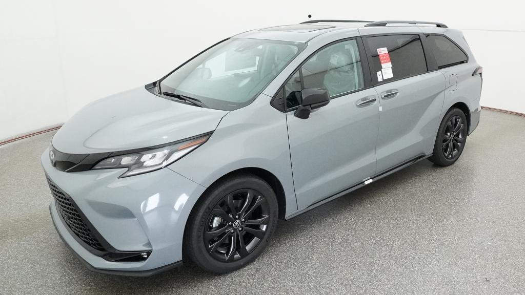 2026 Toyota Sienna XSE 7-Passenger Hybrid FWD's photo