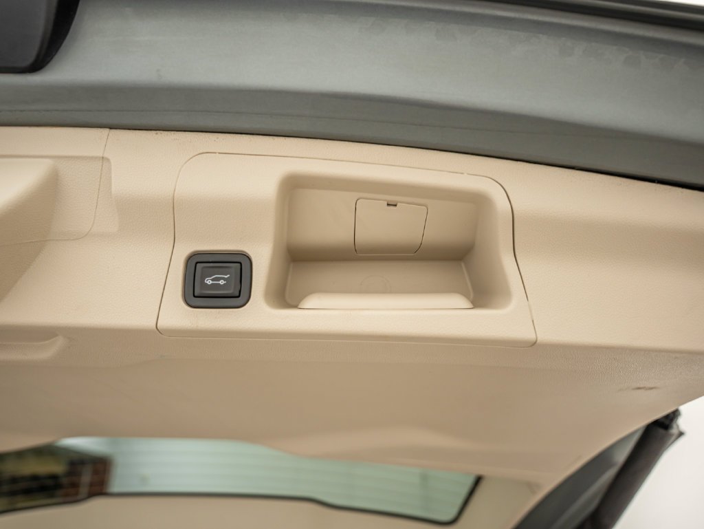 Used 2023 Sterling Metallic GMC Denali image 39