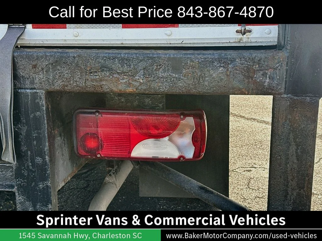 Used 2018 Arctic White Mercedes-Benz Cab Chassis 144 WB image 27