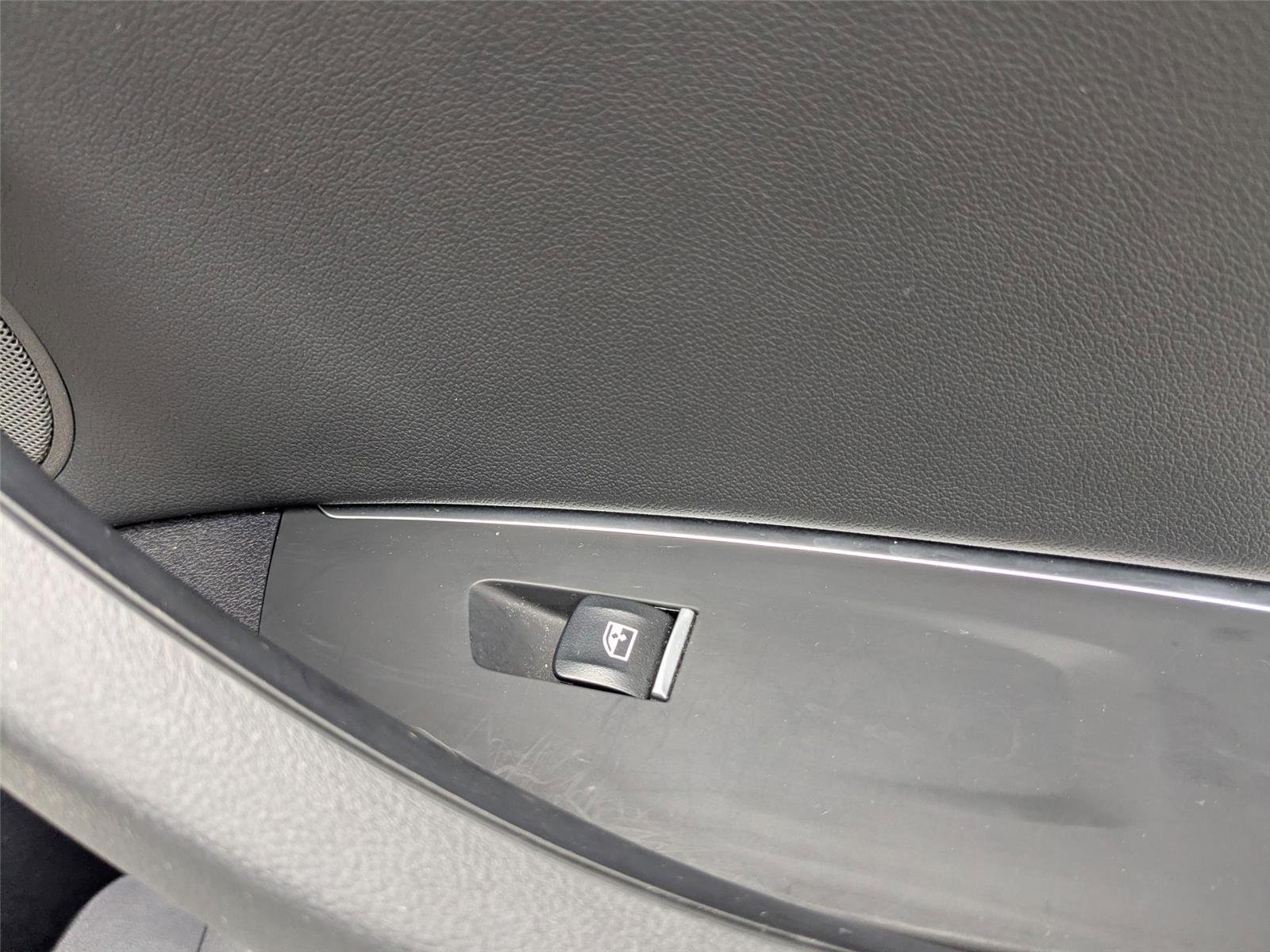 Used 2019 Mineral White Metallic BMW xDrive30i image 35