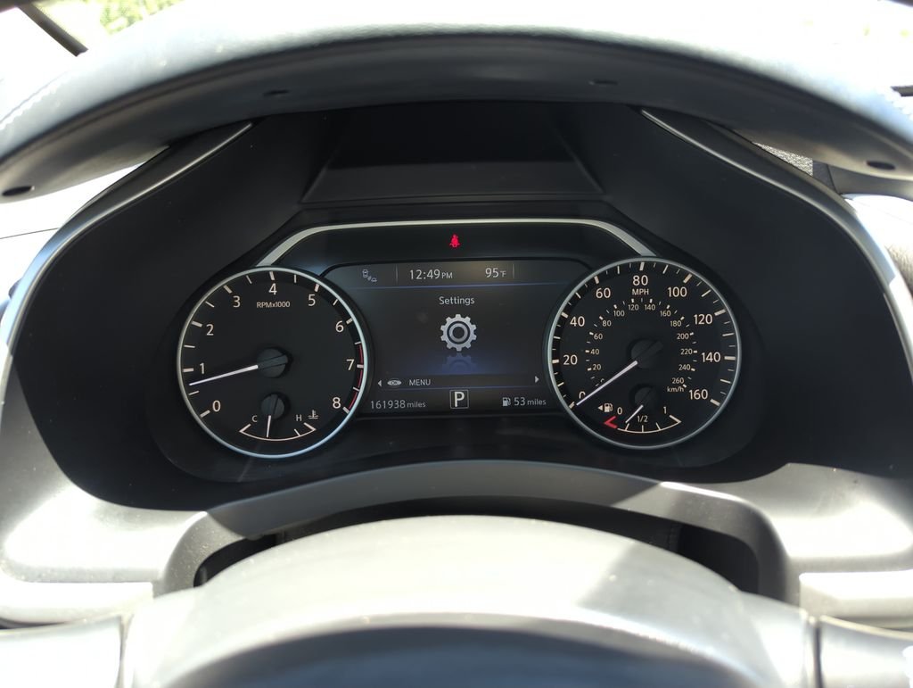 Used 2016 Gray Nissan Platinum image 38