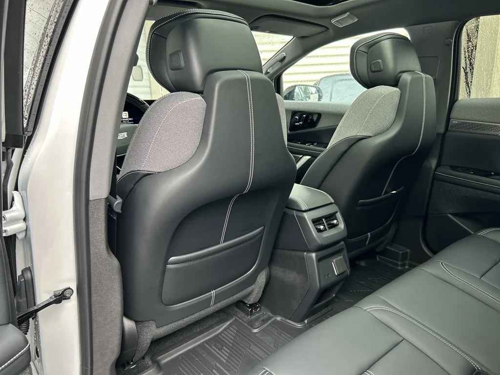 2025 Cadillac OPTIQ Sport 1 - Photo 9