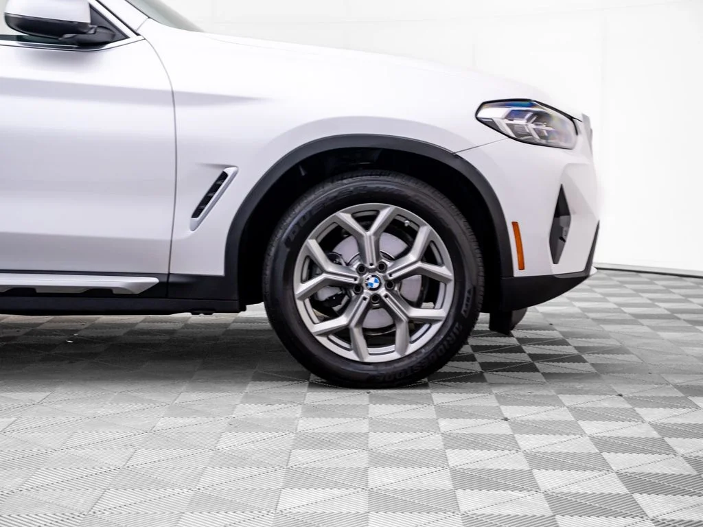Used 2023 White BMW xDrive30i image 35