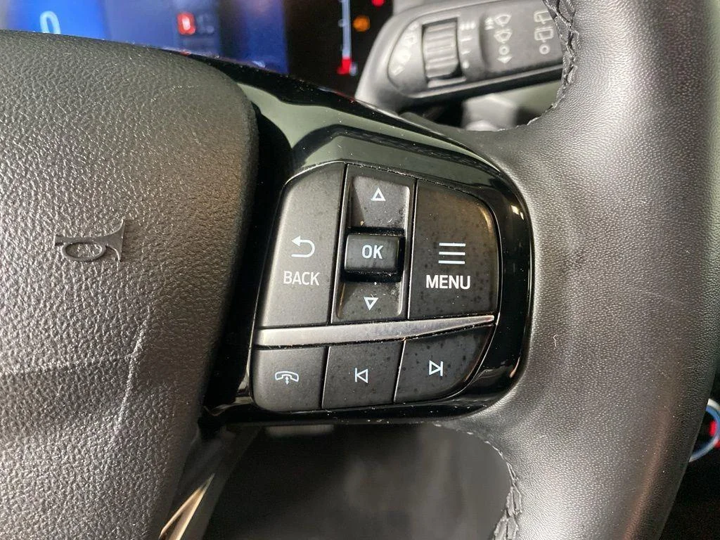 Used 2023 Cinnabar Red Ford Active image 17