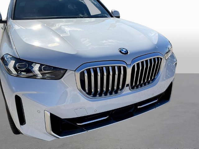 Used 2026 White BMW sDrive40i image 36