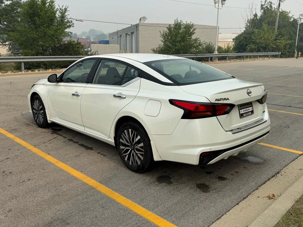 Certified Used 2023 Pearl White Tricoat Nissan 2.5 SV image 6