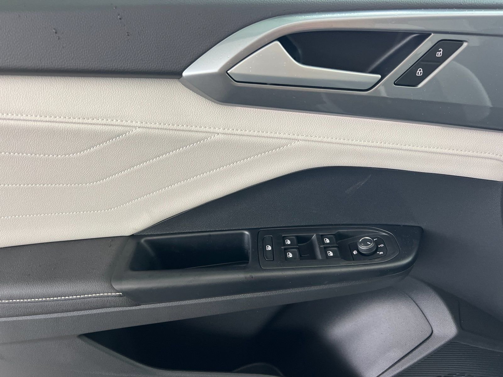 2026 Volkswagen Taos SEL - Photo 10