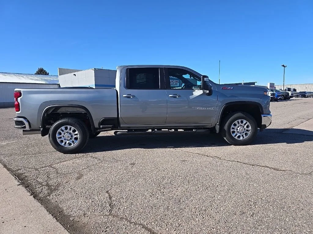 2026 Chevrolet Silverado 3500 HD LT - Photo 8