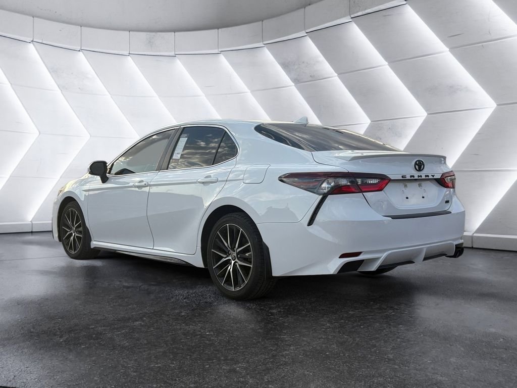 Used 2022 White Toyota SE image 6