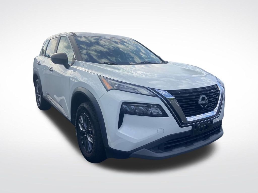 Used 2023 White Nissan S image 1