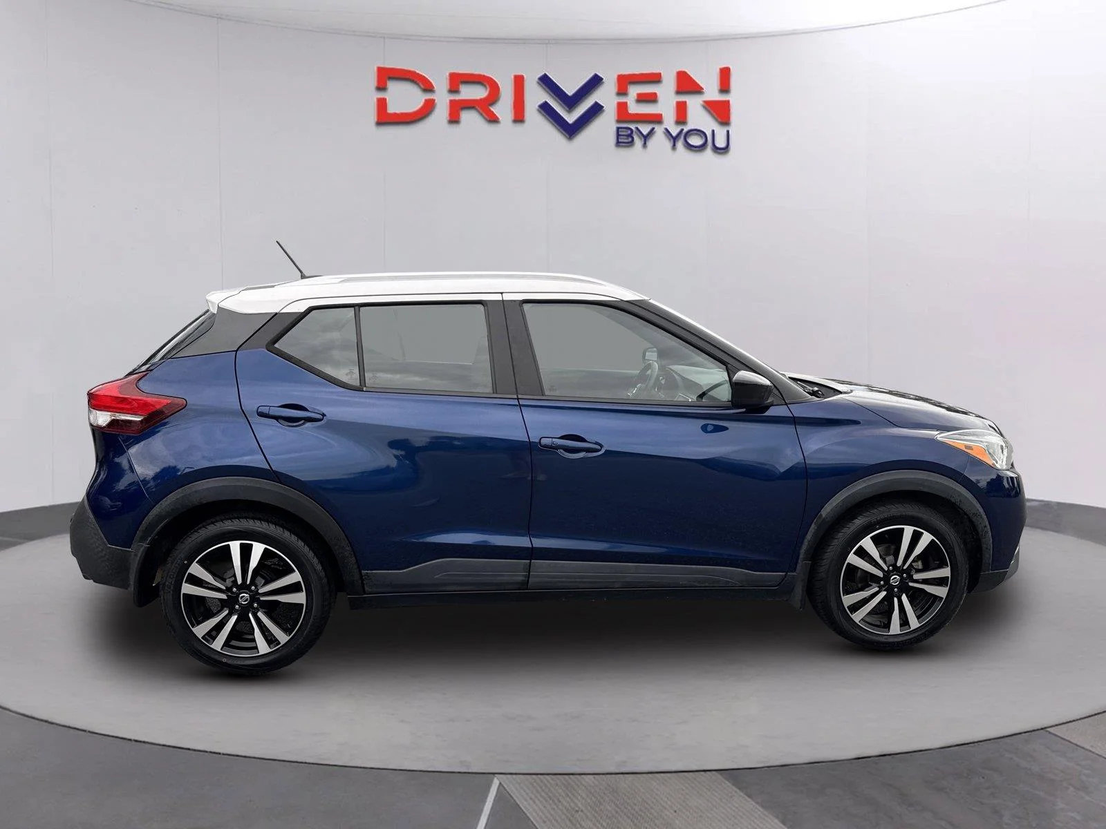 Used 2020 Deep Blue Pearl/Fresh Powder Nissan SV image 2
