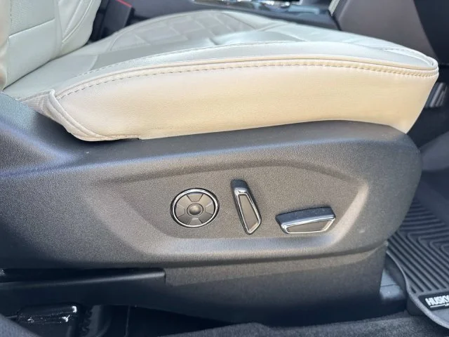 Used 2018 Silver Ford Platinum image 28