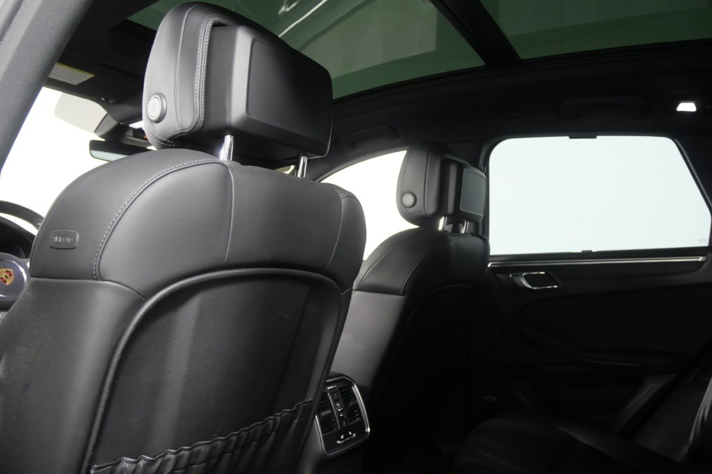 Used 2021  Porsche GTS image 16