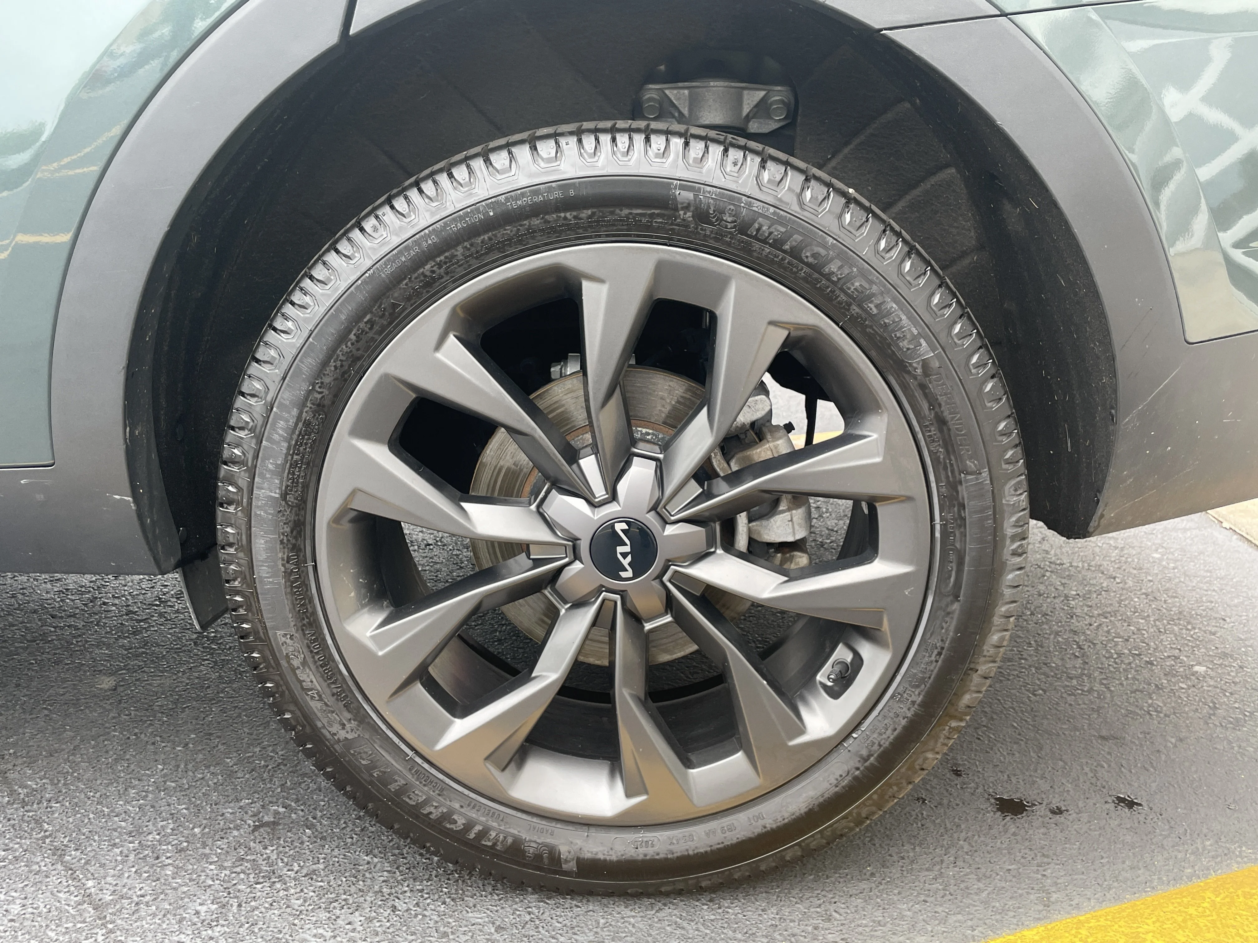 Used 2023 Aruba Green Kia X-Line EX image 9