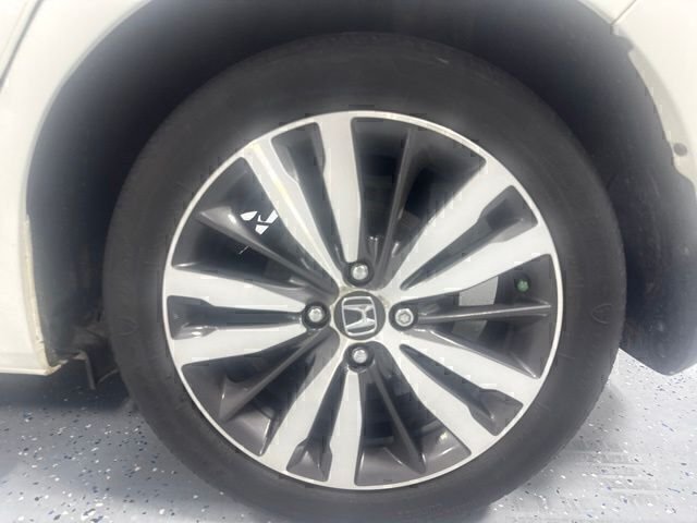 Used 2016 White Honda EX image 9