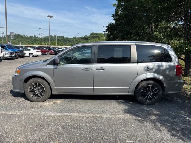 Used 2019 Silver Dodge SXT image 5