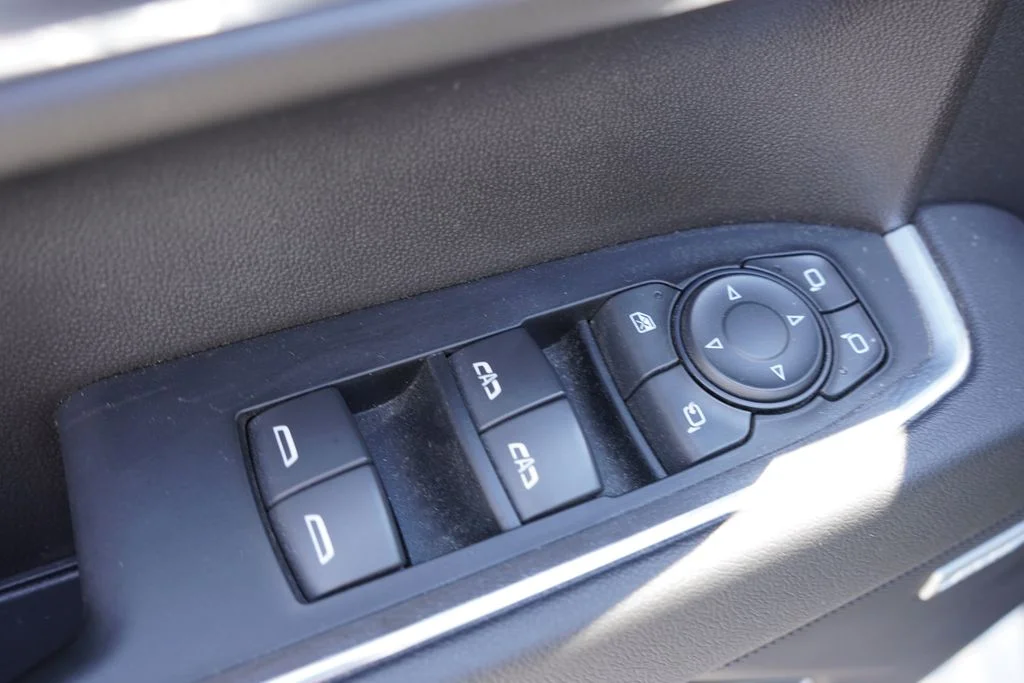 Used 2024 Summit White Chevrolet LTZ image 25