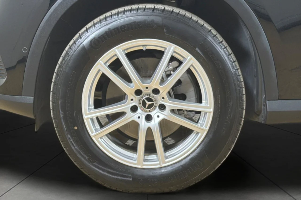 Used 2023 Black Mercedes-Benz GLC 300 image 25
