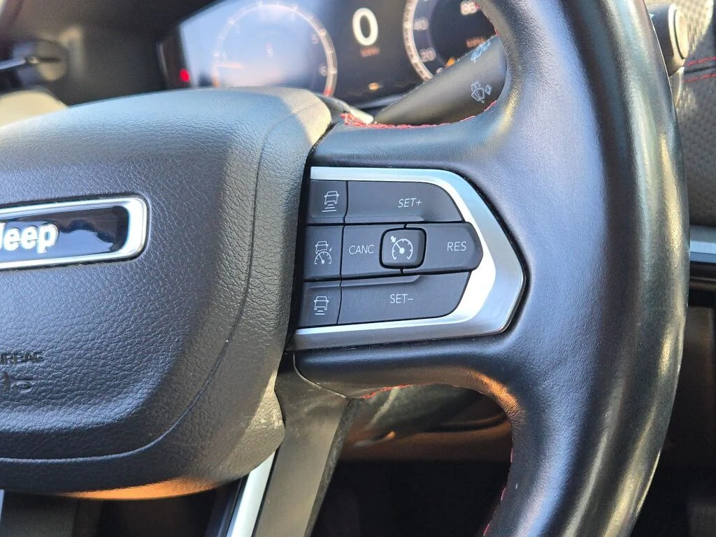 Used 2022 Gray Jeep Trailhawk image 33