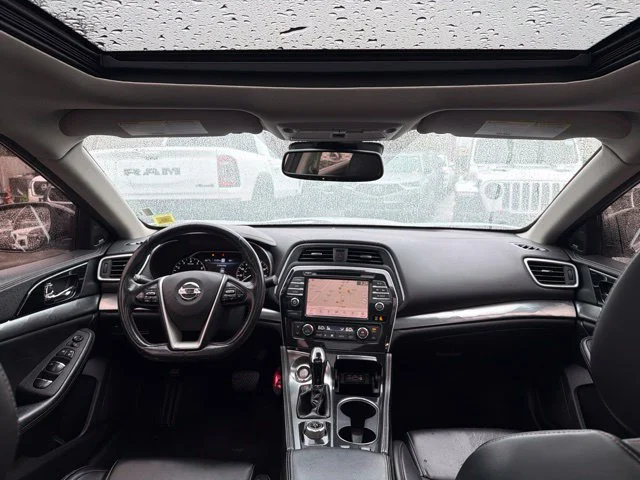 Used 2020 Silver Nissan 3.5 SL image 29