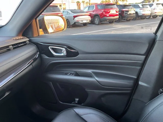 Used 2026 Silver Jeep Latitude image 29