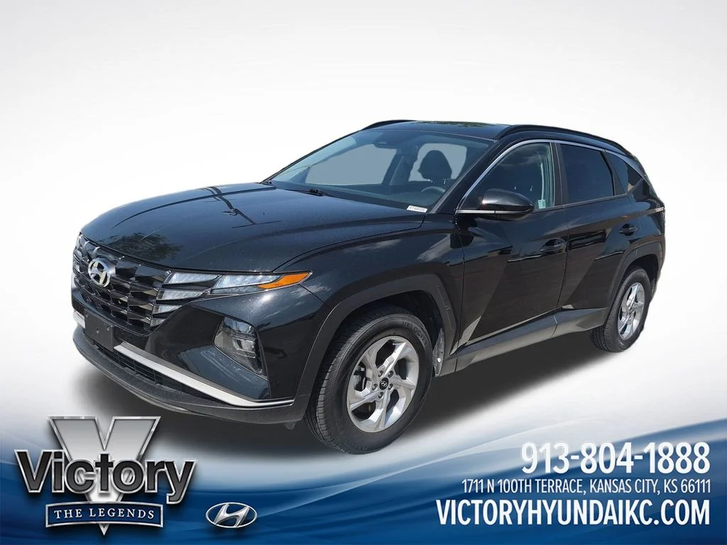 Used 2024 Black Hyundai SEL image 1
