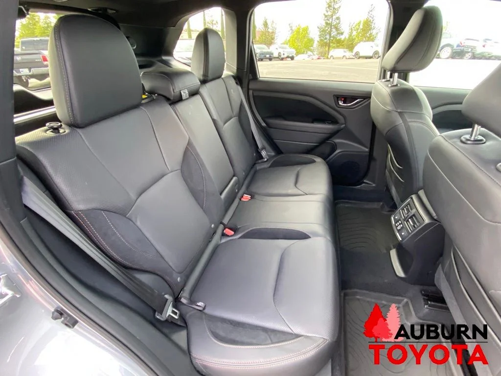 Used 2025 Ice Silver Metallic Subaru Touring image 21