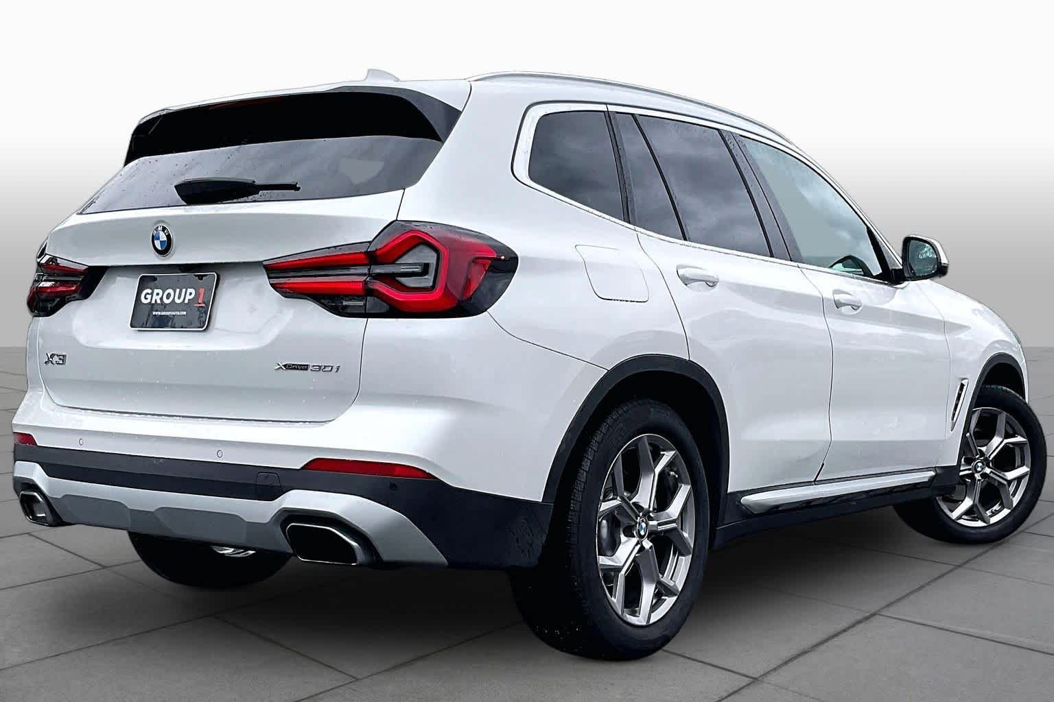 Used 2022 Mineral White Metallic BMW xDrive30i image 12