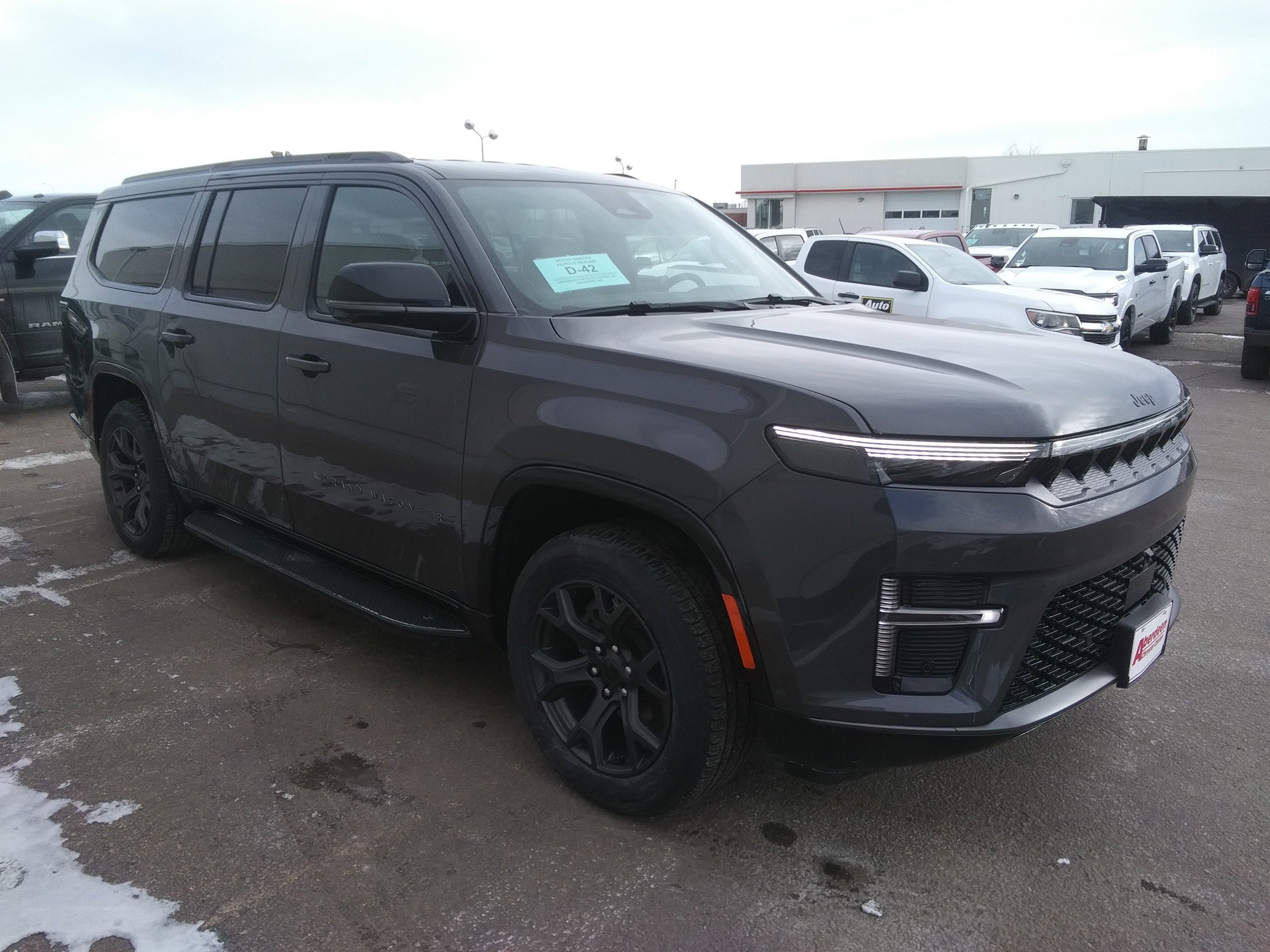 New 2026 Baltic-Gray Metallic Clear-Coat Exterior Paint Jeep Limited Altitude image 4
