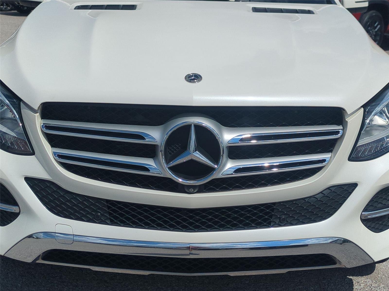 Used 2018 designo Diamond White Metallic Mercedes-Benz GLE 350 image 14