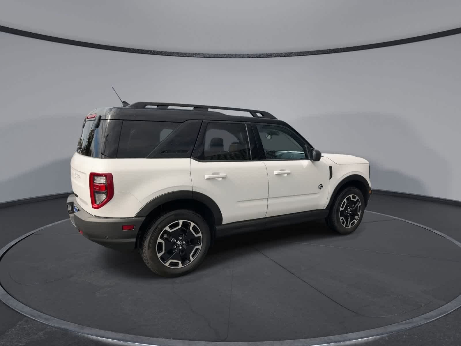 Certified Used 2024 Oxford White Clearcoat Ford Outer Banks image 8