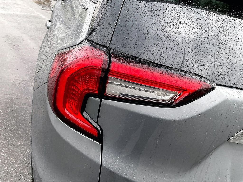Used 2024 Silver GMC SLE image 30
