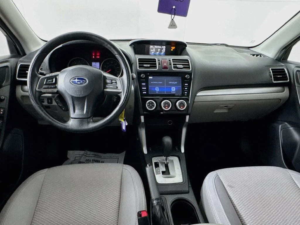 Used 2016 Silver Subaru 2.5i Premium image 27