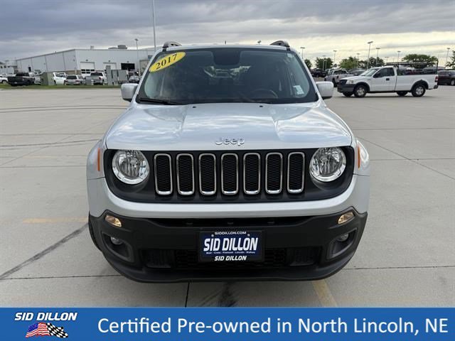 Used 2017 Glacier Metallic Jeep Latitude image 4