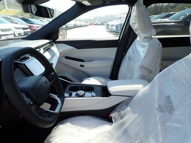 New 2026 Bright White Clear-Coat Exterior Paint Jeep Limited image 12