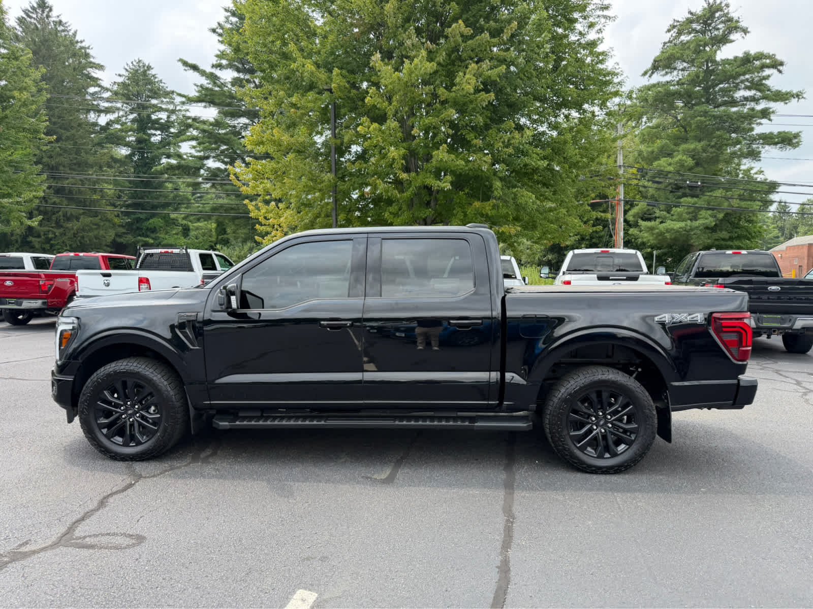 Used 2025 Agate Black Metallic Ford LARIAT image 2