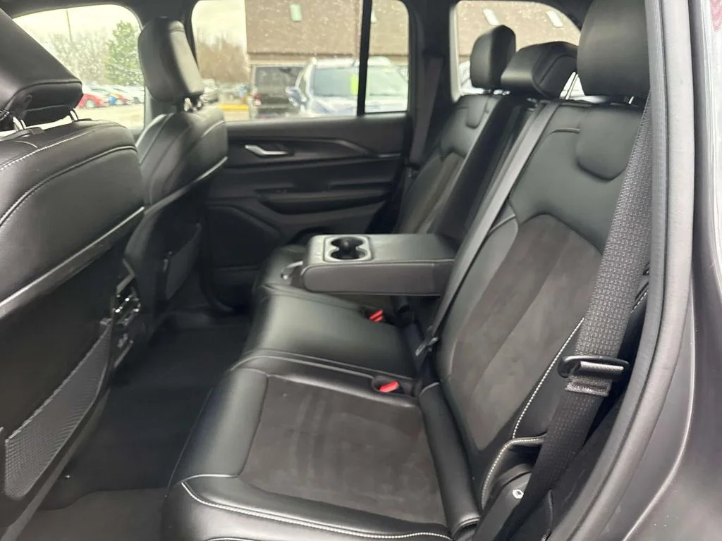 Used 2024 Gray Jeep Altitude X image 10