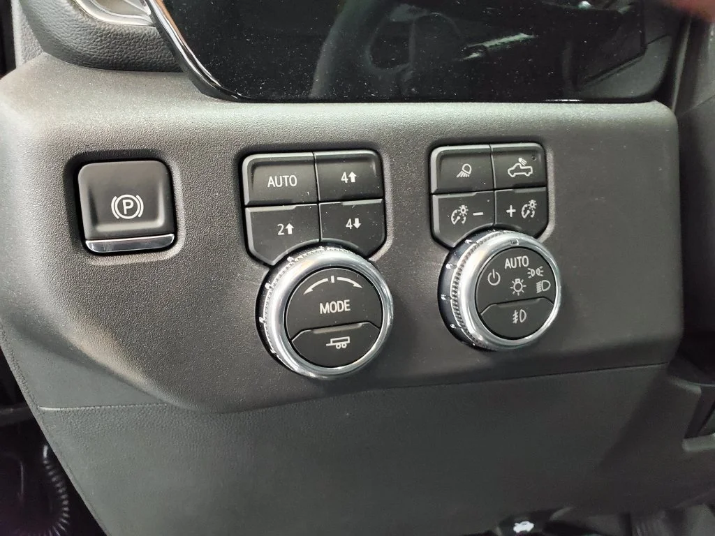 New 2026 Onyx Black GMC Elevation image 8