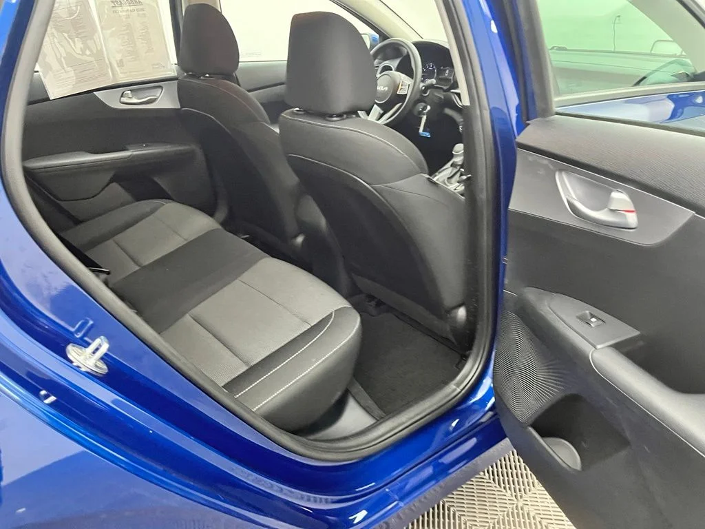 Used 2023 Blue Kia LXS image 33