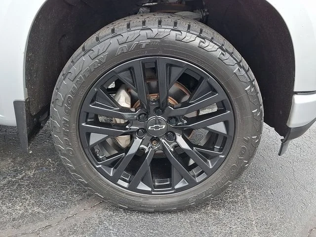 Used 2020 Silver Chevrolet RST image 9