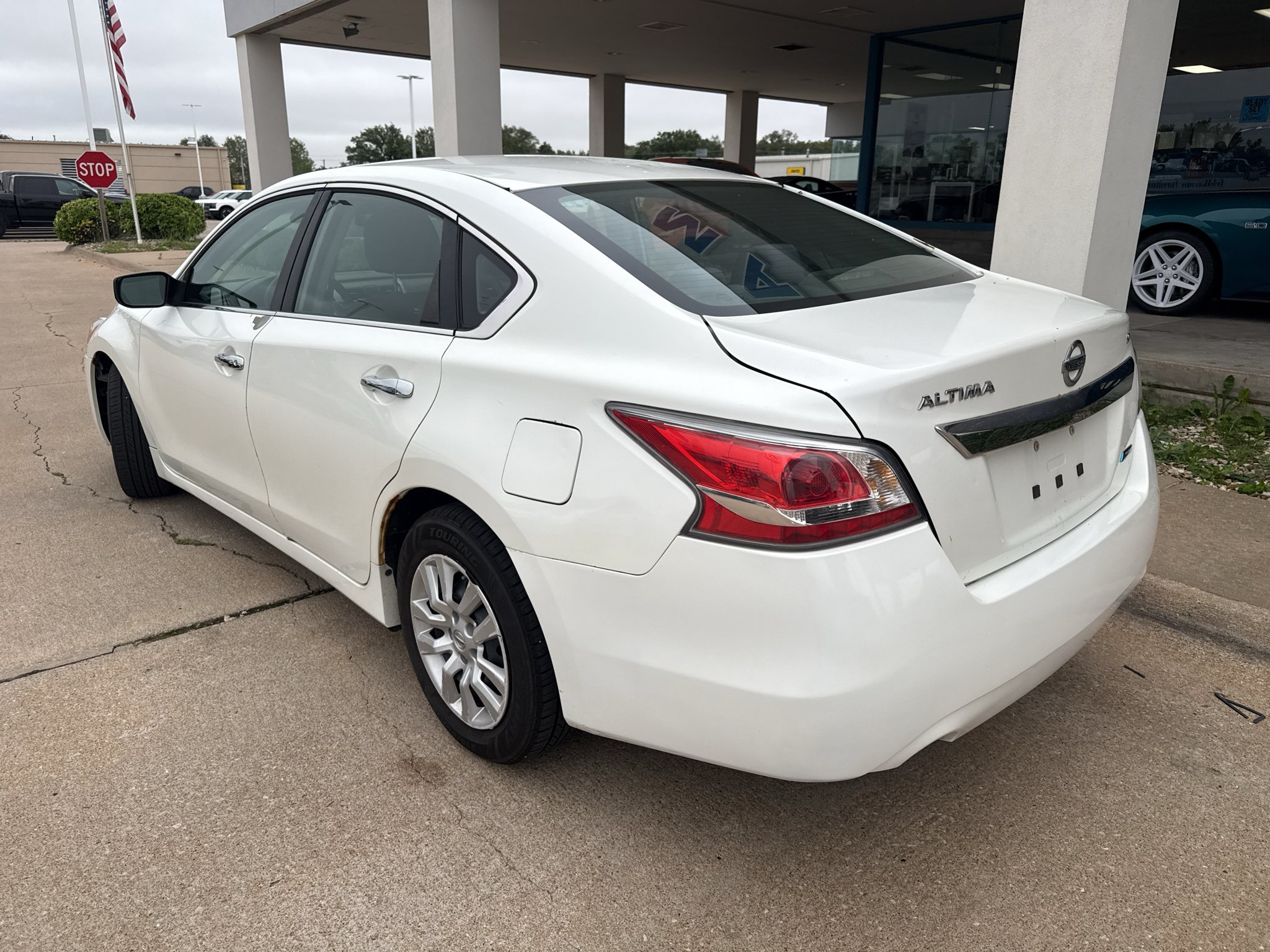 Used 2014 Pearl White Nissan 2.5 S image 13