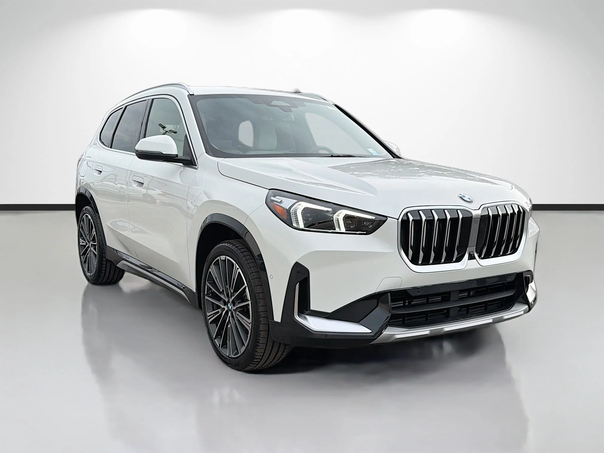 New 2026 Alpine White BMW xDrive28i image 1