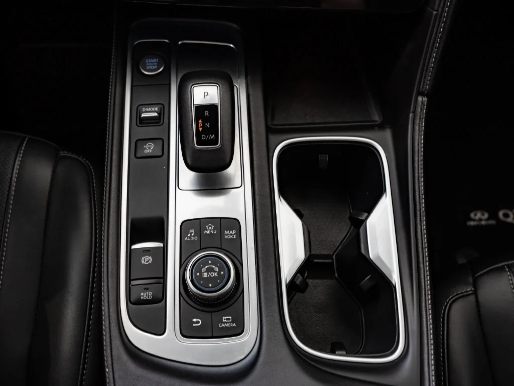 Used 2025 Warm Titanium INFINITI LUXE image 39