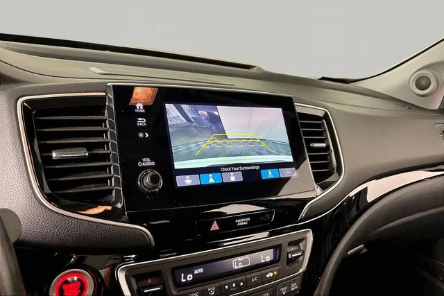 Used 2020  Honda Touring image 13